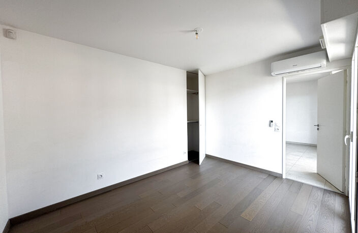 ROQUEBRUNE-CAP-MARTIN : APPARTEMENT  AVEC TERRASSE ET PARKIN — photo 5