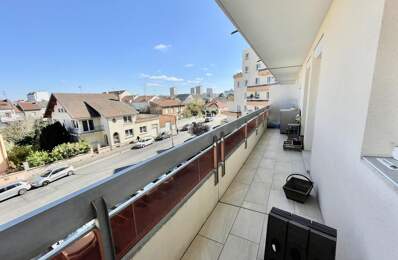 appartement 4 pièces avec balcons et garage. — photo du bien