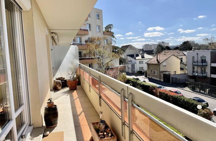 appartement 4 pièces avec balcons et garage. — photo 3
