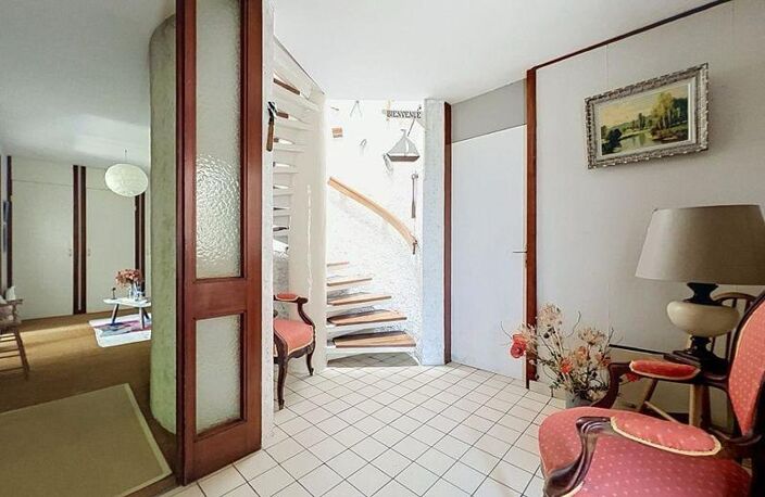 Contemporaine de 7 pièces principales — photo 4