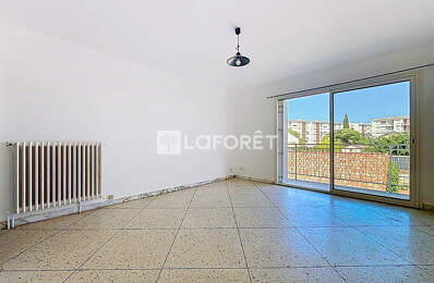 Studio 30 m² avec balcon, parking et cellier - Quartier Estanove — photo du bien