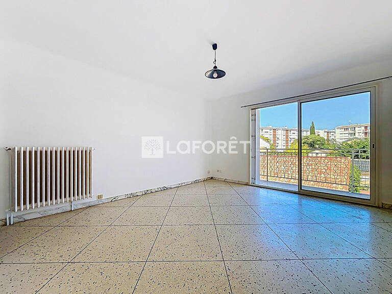 Studio 30 m² avec balcon, parking et cellier - Quartier Estanove — photo 1