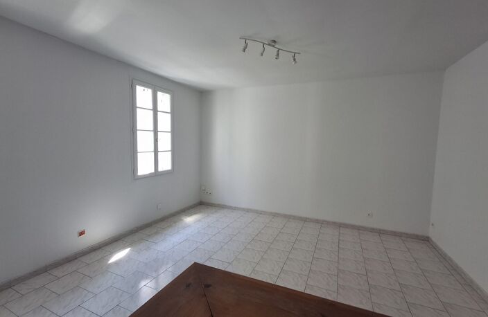 Réalmont centre - Appartement T3bis — photo 3