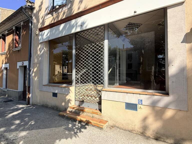 Local professionnel idéalement situé en centre-ville — photo 1
