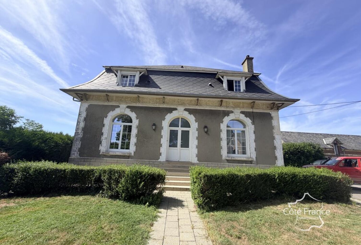 80240 EXCLUSIVITE- Maison de maitre à vendre — photo 1