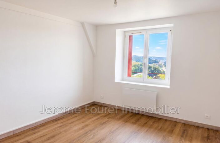 NEUVIC - APPARTEMENT T2- vue sur les Monts d'Auvergne — photo 4