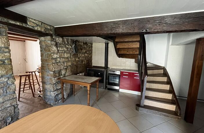 Maison mitoyenne de type F4 - 88 m2 - CHAMESOL — photo 2