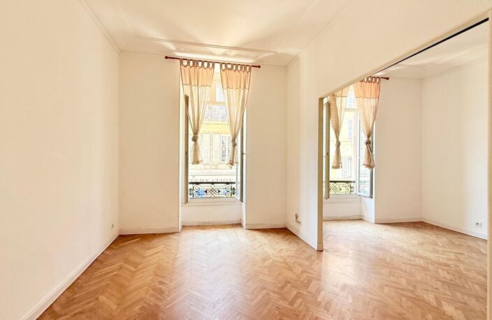 Centre-ville de Nice – Grand appartement à rénover avec possibilité de 3 chambres — photo 3