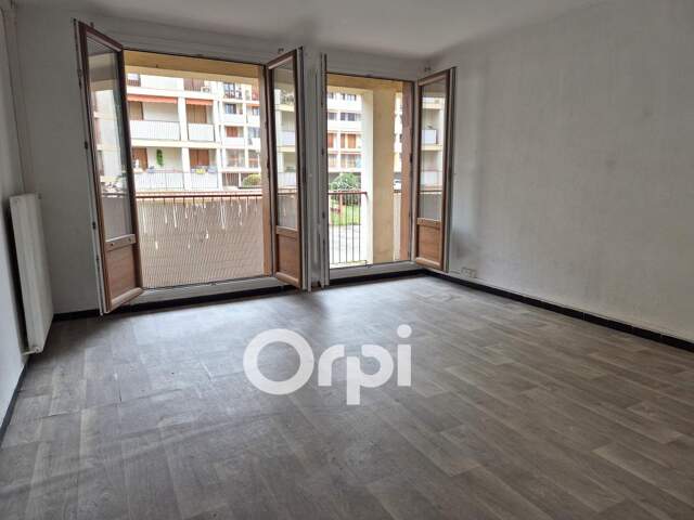 LA CLE DES CHAMPS APT T3 DE 63 M² EN RDC — photo du bien