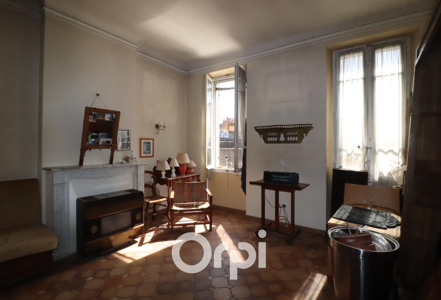 APPARTEMENT AUBAGNE CENTRE T3 de 65 m² en 2ème et dernier étage — photo 1
