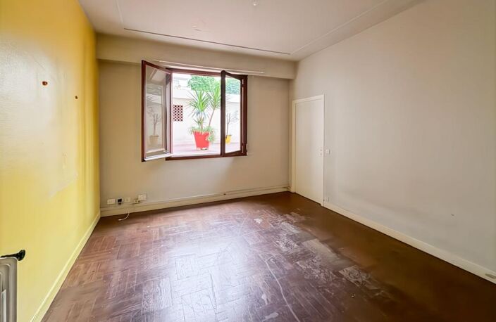 Appartement À Vendre — photo 2