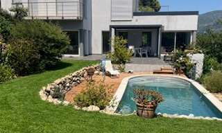 Maison 7 Pièces 226 m² à vendre à Carros (06510)