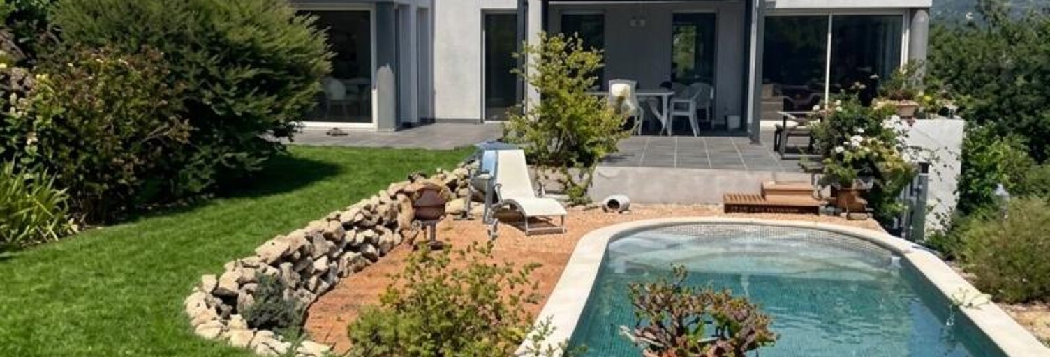 Maison 7 Pièces 226 m² à vendre à Carros (06510)