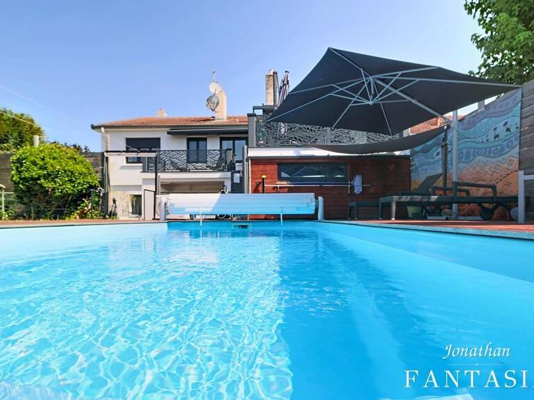 LA MAXE – Maison familiale de 230 m² au sol avec piscine chauffée et généreux espaces extérieurs — photo 1
