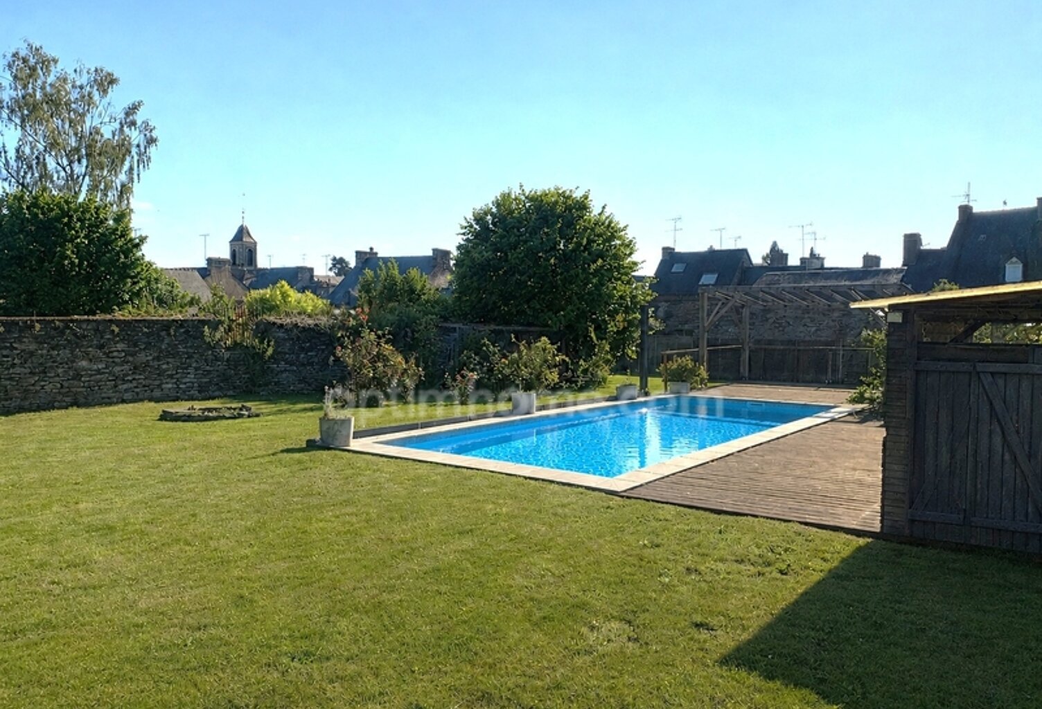 LA GACILLY 56200 – Maison de caractère plus murs commerce avec revenu locatif, piscine et jardin clos de murs — photo 1