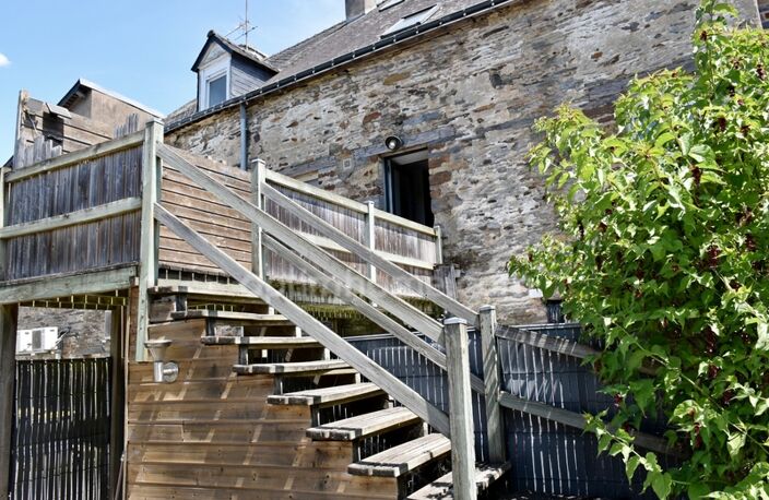 LA GACILLY 56200 – Maison de caractère plus murs commerce avec revenu locatif, piscine et jardin clos de murs — photo 2