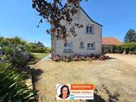 CLEDER : corps de ferme de 138m² - 7 pièces + Dépendances et hangar sur 3900m² — photo 2