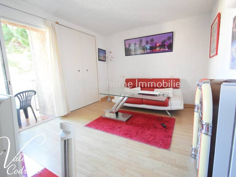 Viager occupé – Appartement T2 avec parking et balcons au port de HYERES 83400 — photo 1