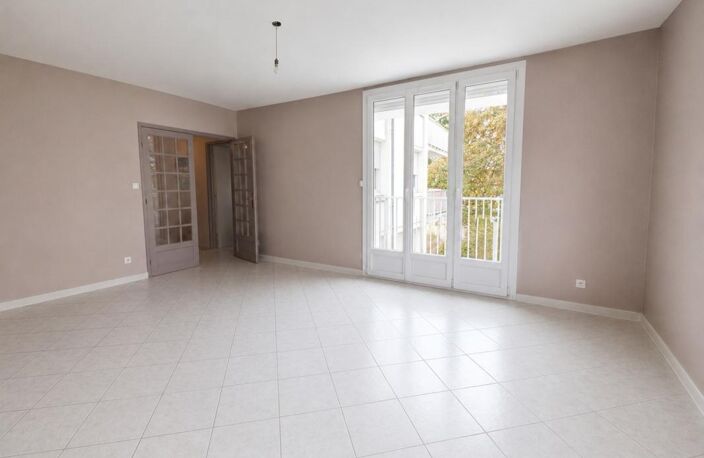 Appartement à vendre 4 pièces SAINT CYR SUR LOIRE (37) — photo 2
