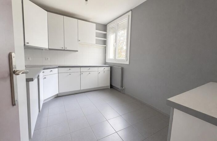 Appartement à vendre 4 pièces SAINT CYR SUR LOIRE (37) — photo 4