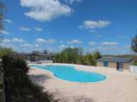 LA TRANCHE SUR MER A 15 MIN DANS RESIDENCE AVEC PISCINE VILLA BOIS AVEC VERANDA TERRASSE ET JARDIN — photo 4