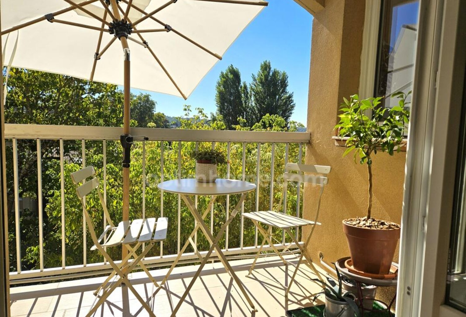 NEUVILLE SUR SAONE (69) -DUPLEX 123 m², 4 chambres, Dernier étage avec asc, Vue dégagée, DPE C — photo 1