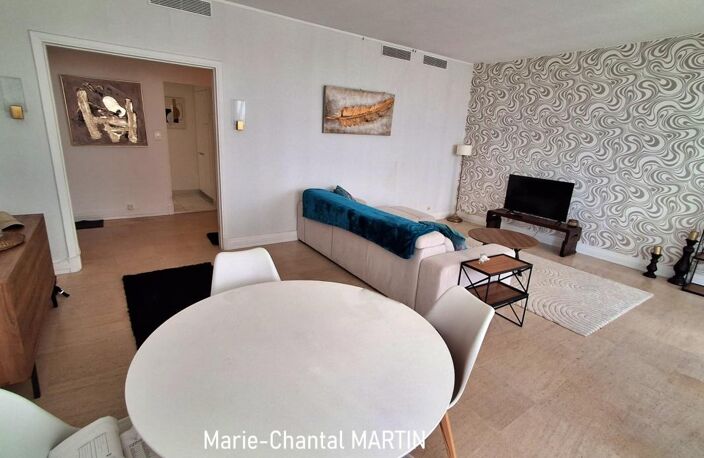 Marseille 8ᵉ – Résidence La Cadenelle – Appartement Type 3 avec terrasse, balcon, parking et cave — photo 2