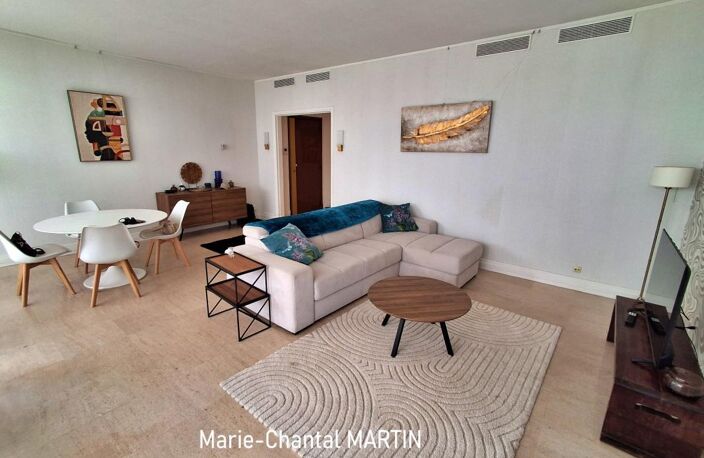 Marseille 8ᵉ – Résidence La Cadenelle – Appartement Type 3 avec terrasse, balcon, parking et cave — photo 5