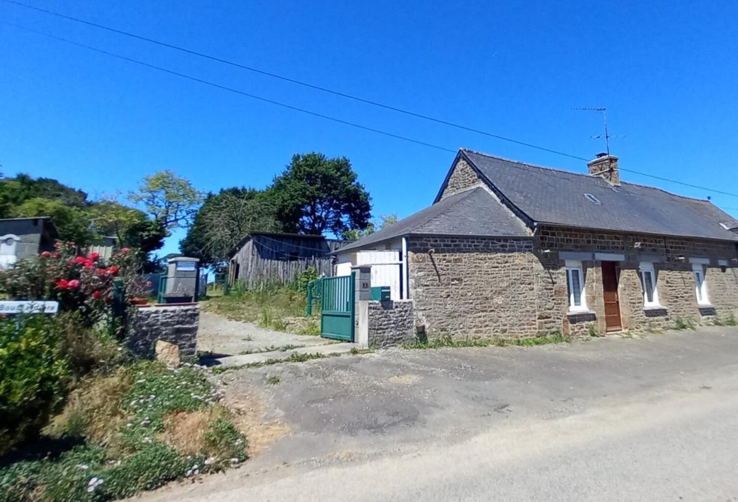 Fermette à rénover sur près de 2 hectares – Idéal projet de vie à la campagne (MONTAUDIN -53) — photo 1