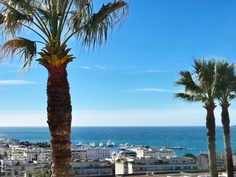 CANNES BASSE CALIFORNIE - DERNIER ETAGE - TERRASSE - VUE MER PAN — photo 1