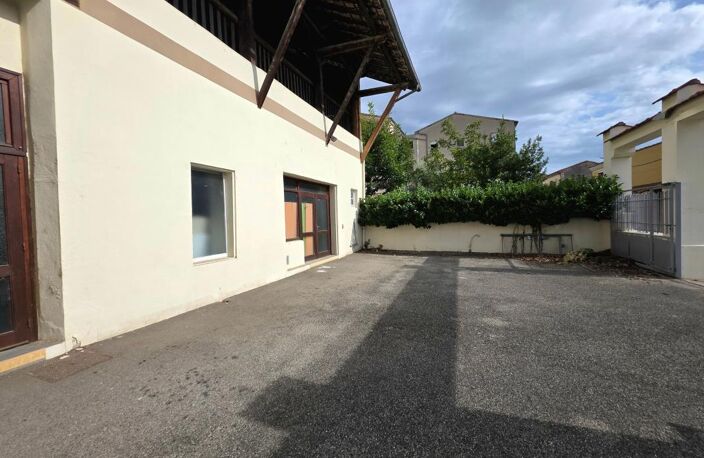 Local commercial possibilité habitation — photo 2