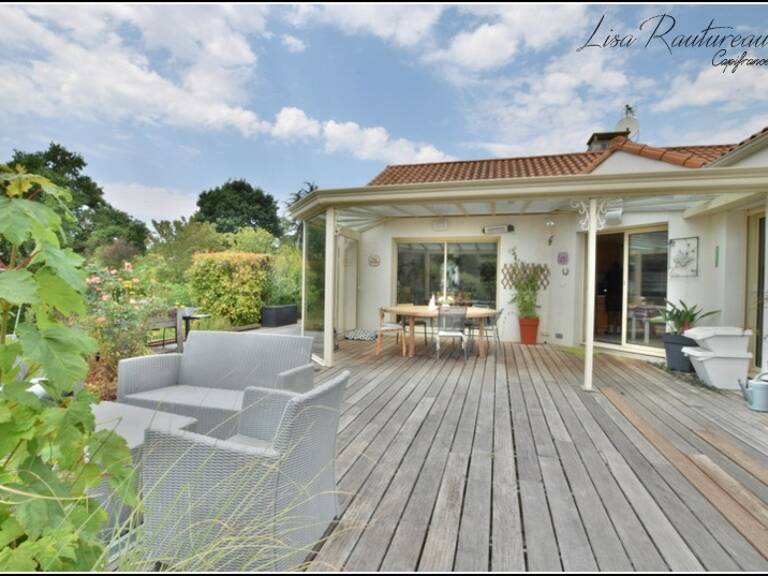 Maison à vendre 6 pièces CHAVAGNES EN PAILLERS (85) — photo 1