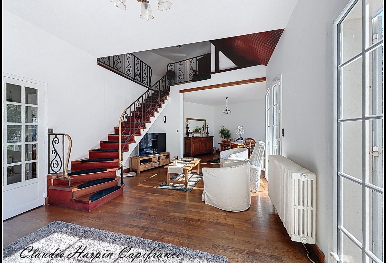 Maison à vendre 8 pièces  (79) CHATILLON-SUR-THOUET - 219 m² hab 4 à 6 ch - terrain environ 2500 m² — photo 1