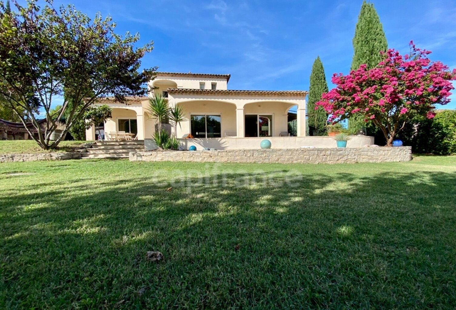 À UZES (30) Splendide maison avec vue de 200 m2 avec 5 chambres, piscine, pool-house. Au calme ! — photo 1