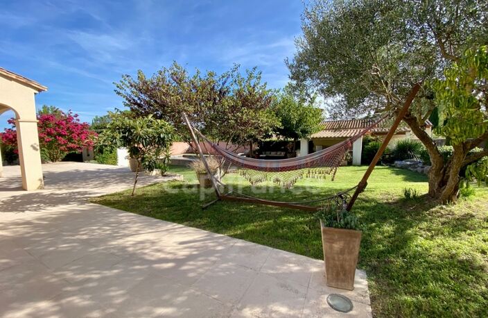À UZES (30) Splendide maison avec vue de 200 m2 avec 5 chambres, piscine, pool-house. Au calme ! — photo 5