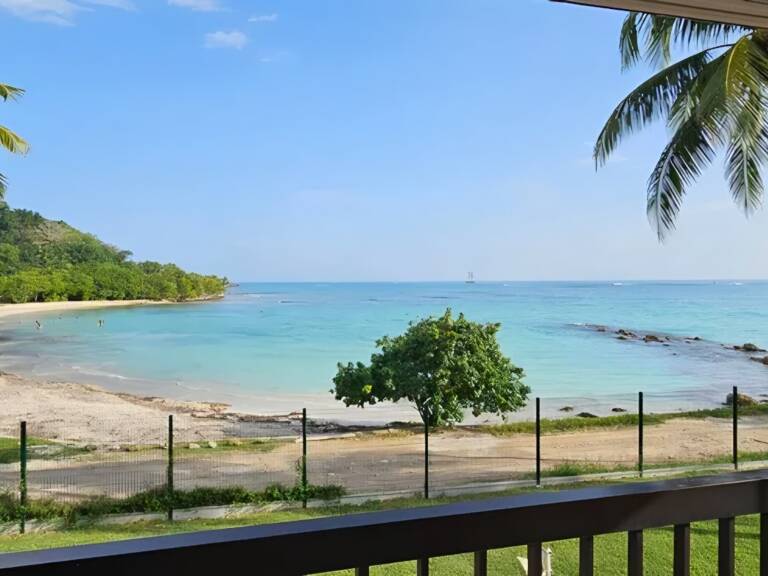 SUPERBE STUDIO VUE MER PREMIERE LIGNE PLAGE A PIED à LE GOSIER (971) — photo 1
