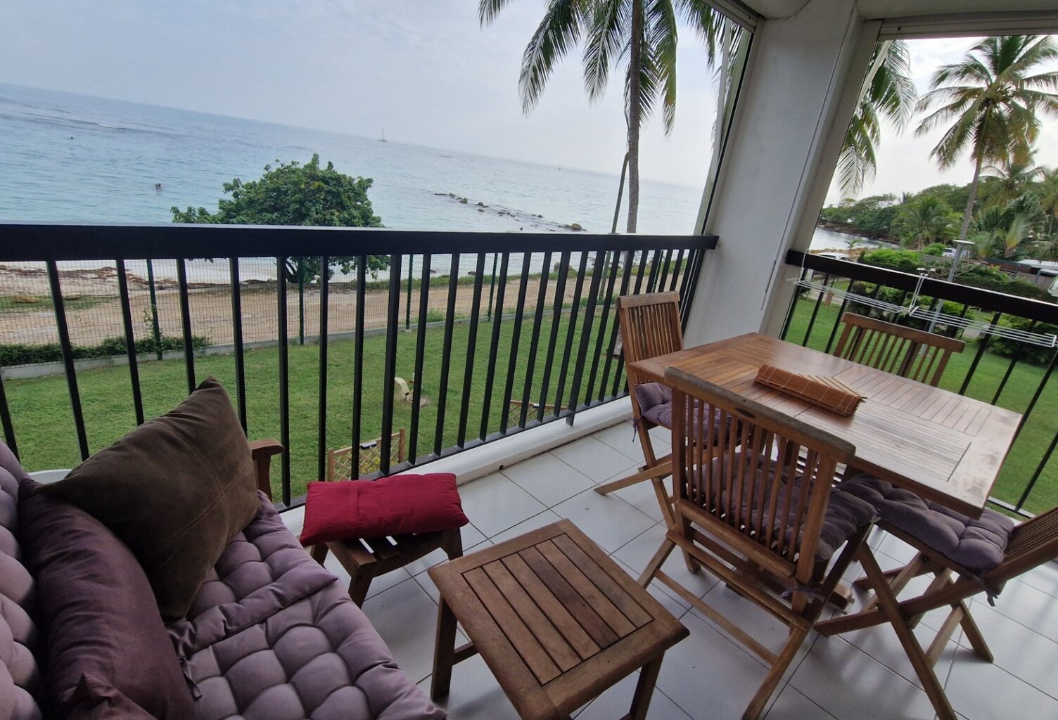 SUPERBE STUDIO VUE MER PREMIERE LIGNE PLAGE A PIED à LE GOSIER (971) — photo 1