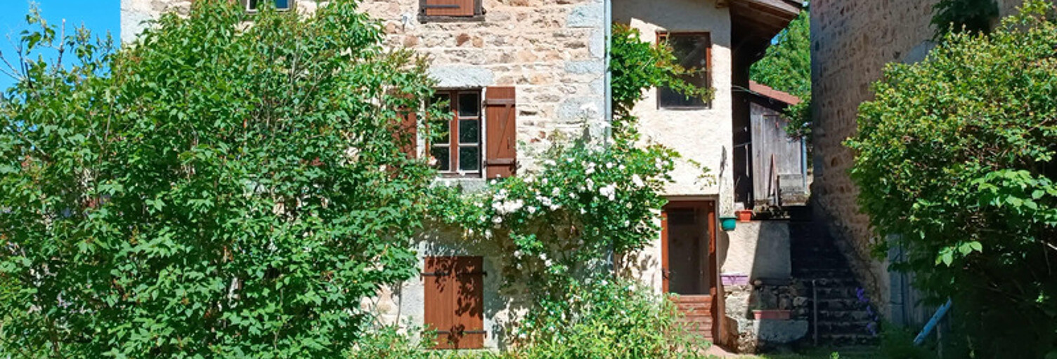 Maison 10 Pièces 213 m² à vendre à Saint-Victor-Montvianeix (63550)