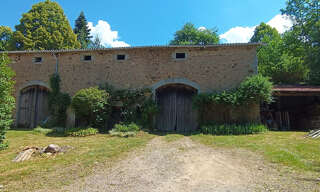 Maison 10 Pièces 213 m² à vendre à Saint-Victor-Montvianeix (63550)