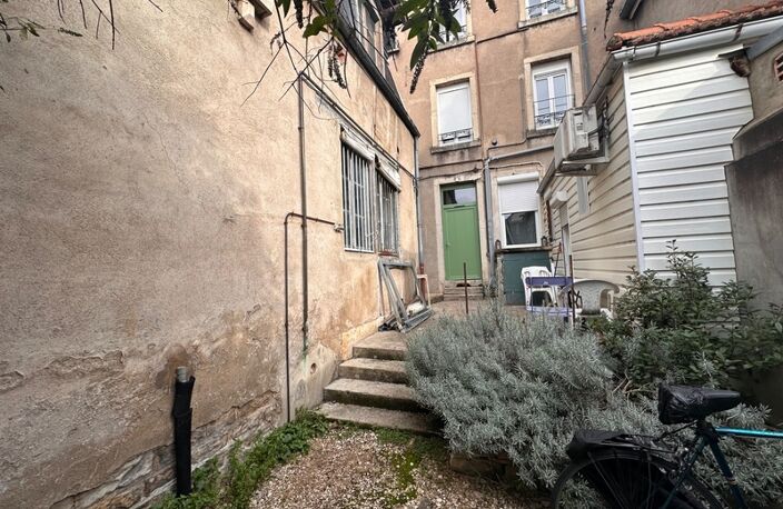 DIJON RUE LENOTRE PLATEAU DE 38 M2 VIABILISÉ A RÉNOVER — photo 3
