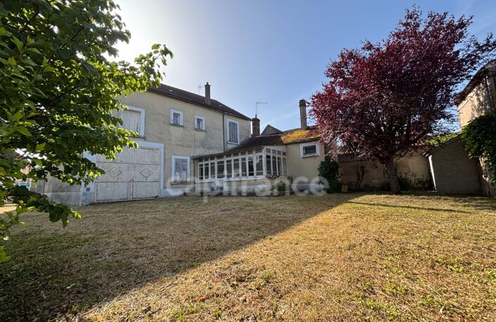 Virginie MASSON Capifrance vous propose en exclusivité - Chemilly-sur-Yonne – Maison de caractère 130m² avec jardin, garage et dépendance — photo 3