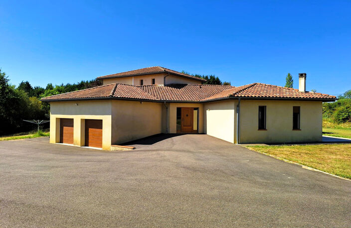   BOUZON-GELLENAVE – MAISON D’ARCHITECTE 250 M² – 4 CHAMBRES – 5 000 M² DE TERRAIN – GÉOTHERMIE – PANNEAUX SOLAIRES — photo 3