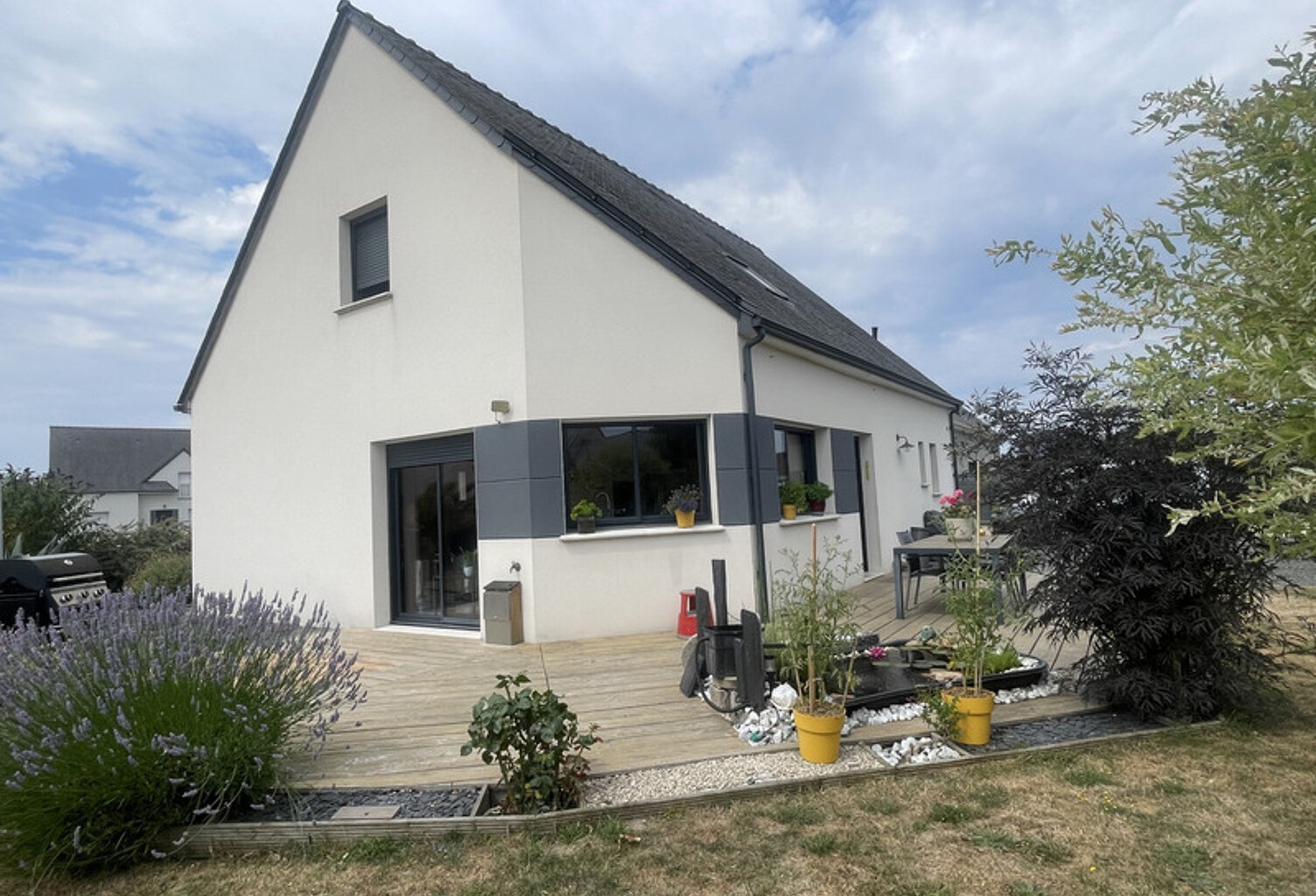 5' Saumur Pavillon de 2018 avec de belles prestations- Suite parentale de plain pied- 4 chambres ur 727 m2 de terrain arboré clos — photo 1