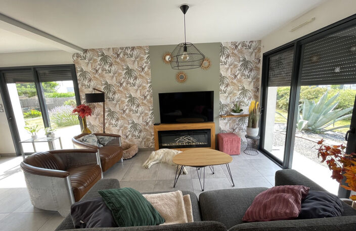 5' Saumur Pavillon de 2018 avec de belles prestations- Suite parentale de plain pied- 4 chambres ur 727 m2 de terrain arboré clos — photo 2