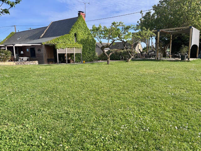 12 MIN SAUMUR SUD LONGERE ENTIEREMENT RENOVEE + STUDIO INDEPENDANT SUR ENVIRON 1500M2 ARBORE CLOS — photo du bien