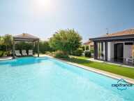 JUVIGNAC – VILLA 6 PIÈCES DE PLAIN-PIED – 168,86 M² – PISCINE CHAUFFÉE – VÉRANDA CHAUFFÉE – SOUS-SOL D’ENVIRON 160 M² — photo 2