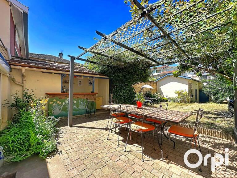 Maison de ville 140 m² – 4 chambres – Jardin, terrasses et garage – Centre-ville — photo 1