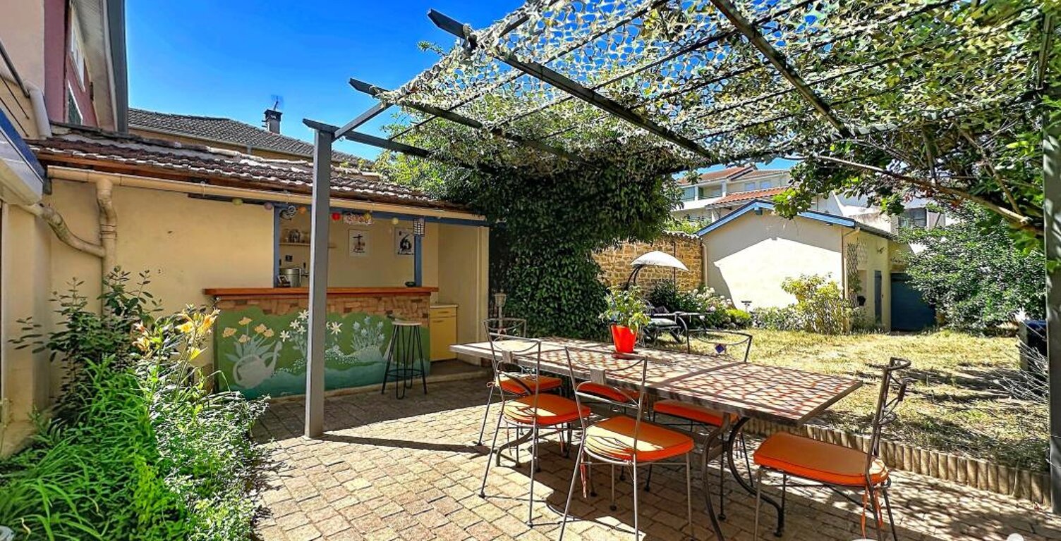 Maison de ville 140 m² – 4 chambres – Jardin, terrasses et garage – Centre-ville — photo 1