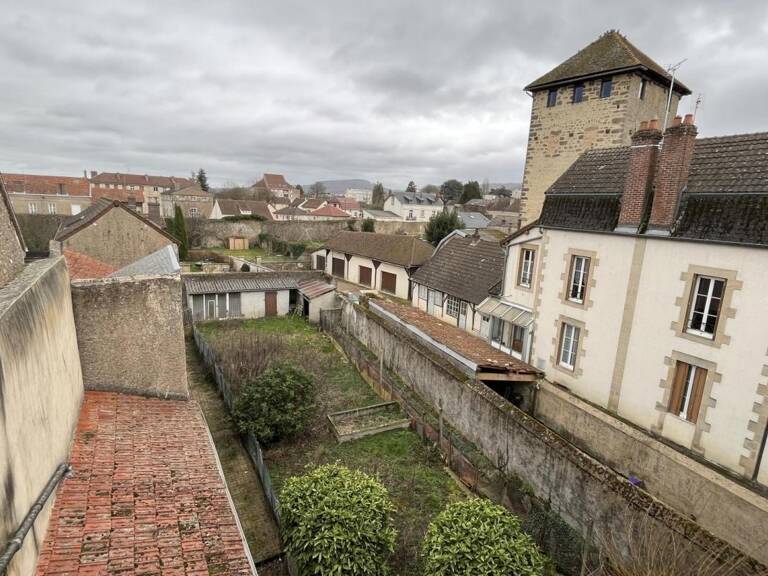 Immeuble de 260 m² en centre ville — photo 1