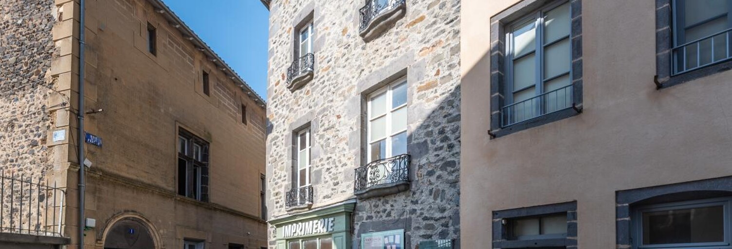Immeuble  300 m² à vendre à Saint-Flour (15100)